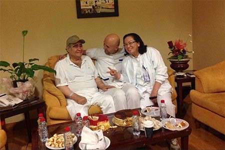 بالصور.. سيد زيان يحتفل بعيد ميلاده في المستشفى