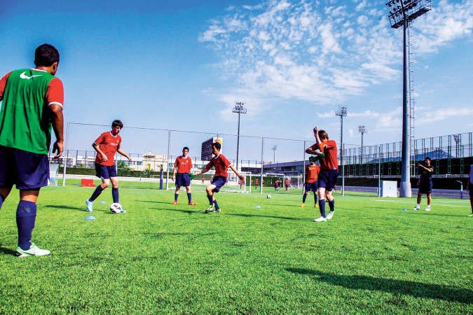 قوانين فيفا تهدد مدرسة برشلونة﻿
