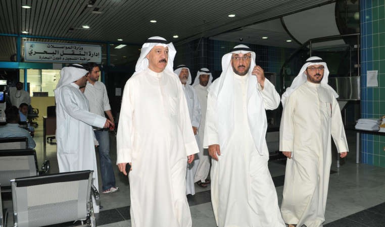 محميد القطان ومنصور البدر خلال الجولة