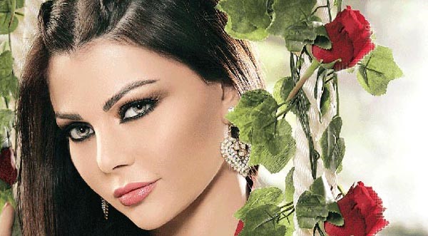 بالفيديو والصور.. هيفاء وهبي تقبل تحدي دلو الثلج وفستانها الأسود المثير يحدث ضجة على "انستغرام"