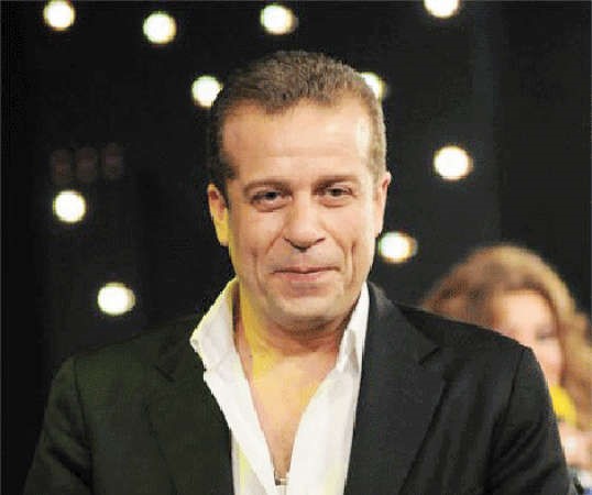 شريف منير ﻿