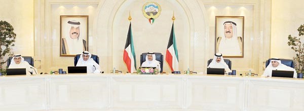 سمو الشيخ جابر المبارك مترئسا اجتماع مجلس الوزراء بحضور الشيخ محمد الخالد والشيخ خالد الجراح ود عبدالمحسن المدعج ومعبدالعزيز الابراهيم