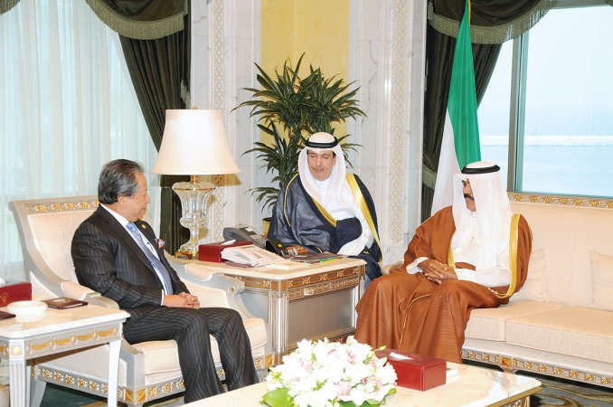 سمو نائب الامير وولي العهد الشيخ نواف الاحمد مستقبلا وزير خارجية ماليزيا﻿