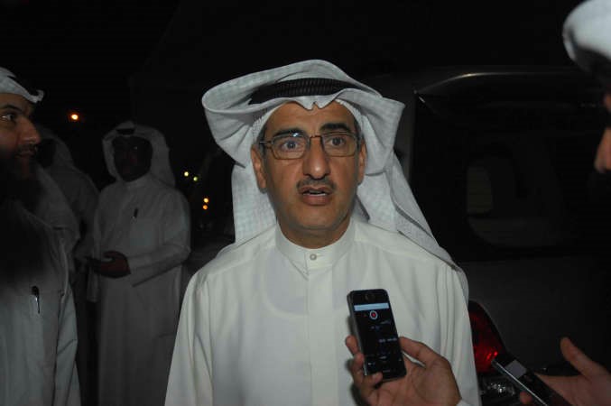 معبدالعزيز الابراهيم متحدثا لوسائل الاعلام