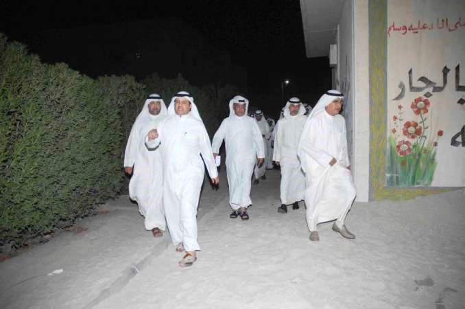 الابراهيم واللغيصم واركان وزارة الاشغال في احد المواقع بالجهراء