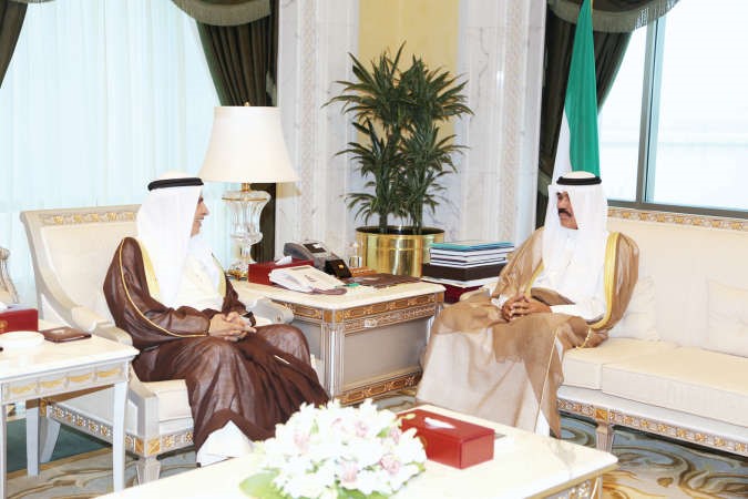 سمو نائب الامير وولي العهد الشيخ نواف الاحمد مستقبلا صالح الفضالة