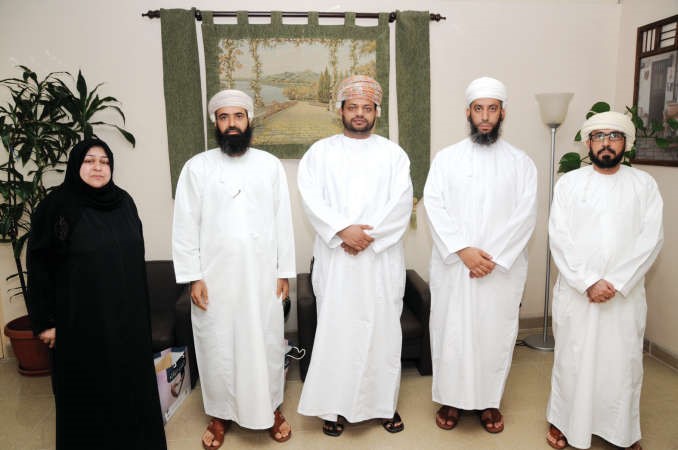 جانب من الزيارة لاحدى ادارات الوزارة