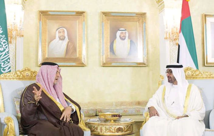 الفريق اول الشيخ محمد بن زايد ولي عهد ابوظبي نائب القائد الاعلى للقوات المسلحة مستقبلا صاحب السمو الملكي الامير سعود الفيصل 	وام﻿