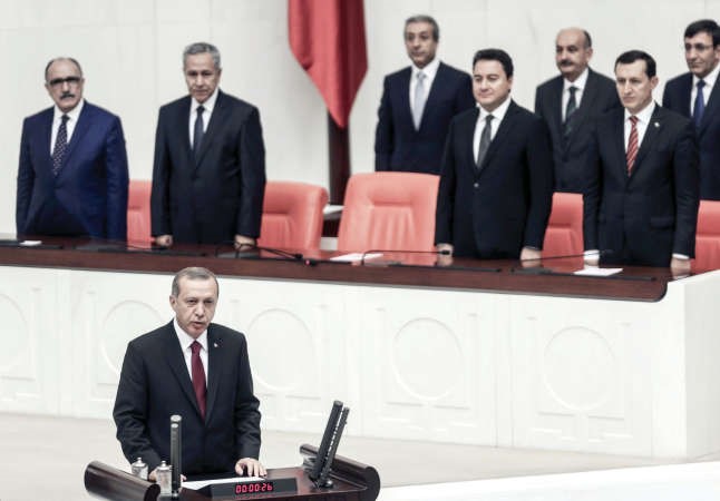 الرئيس التركي الجديد رجب طيب اردوغان خلال مراسم اداء اليمين الدستورية في البرلمان امسافپ﻿
