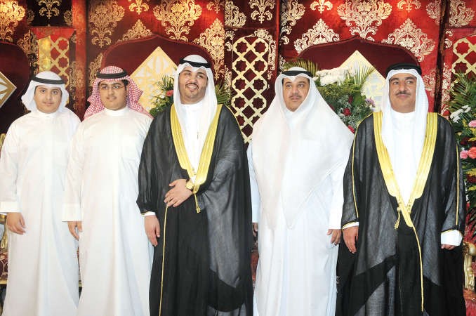 داود العبدان وولداه سليمان وسلطان العبدان يباركون
﻿