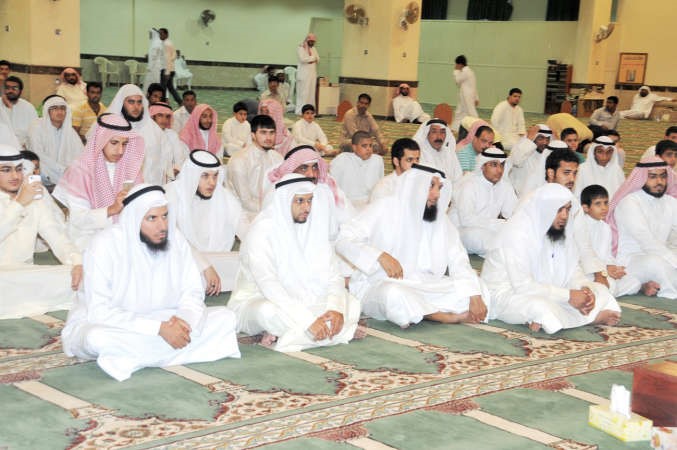 من الحضور في الحفل﻿