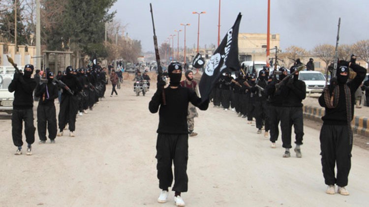 «داعش» يبيع الأنثى الأيزيدية بألف دولار «سبايا من غنائم الحرب مع الكفار»
