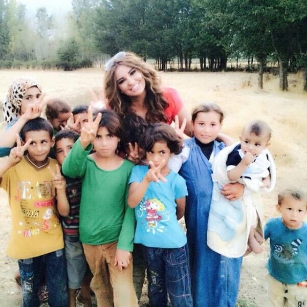 بالصور.. شذى حسون تستجم على البحر في لبنان