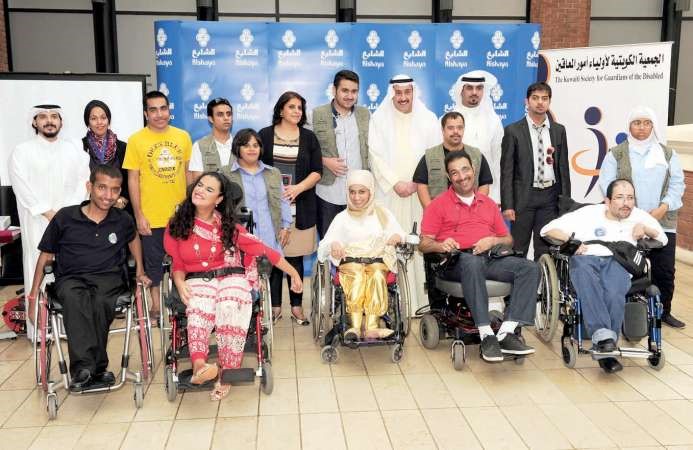 لقطة تذكارية مع المشاركين في البرنامج