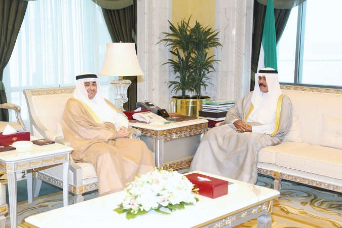 سمو نائب الامير وولي العهد خلال لقائه السفير يعقوب السند ﻿
