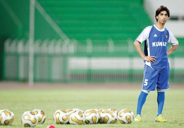 الأزرق تدرب في «آن شان»