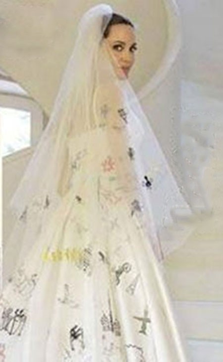 شاهد أول صور لفستان أنجلينا جولي يوم زفافها