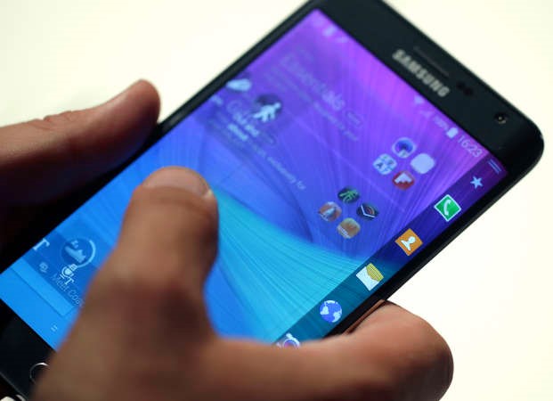 الهاتف اللوحي الجديد المزود بشاشة منحنية Galaxy Note Edge