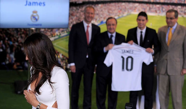 فورة سوق اللاعبين.. ريـال مدريد أنفق على ثلاثة لاعبين أكثر مما ما أنفقه أياكس منذ 1900  