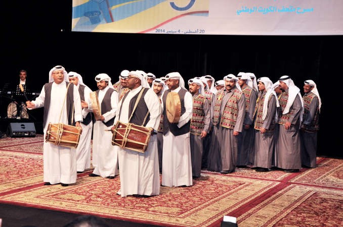 فرقة تلفزيون الكويتمسك ختام المهرجان	احمد علي﻿