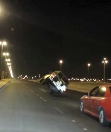 المستهتر كما ظهر بالصور 