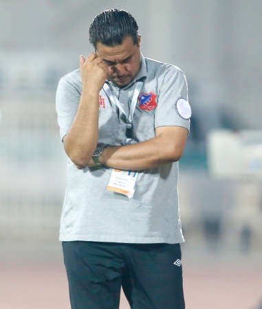 الكويت يواصل تدريباته وحمادة يأمل تجاوز الكبوة