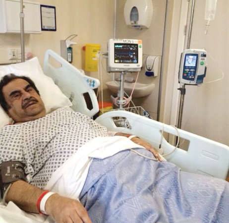  وفي غرفته بالمستشفى بعد نجاح العملية﻿