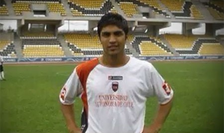 بالفيديو.. وفاة لاعب في الدوري التشيلي اثناء مباراة ضد نادي فلسطين!