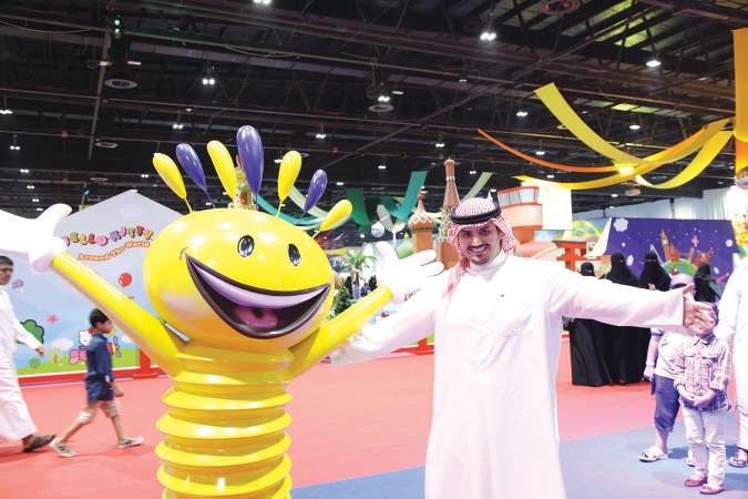 عبدالعزيز الصباح يحتفل بنجاحه في دبي