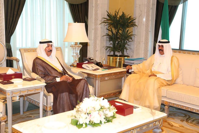 سمو نائب الامير وولي العهد الشيخ نواف الاحمد مستقبلا الشيخ جابر العبدالله﻿