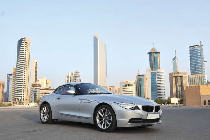 BMW Z4 تبهر من حولها بجاذبيتها