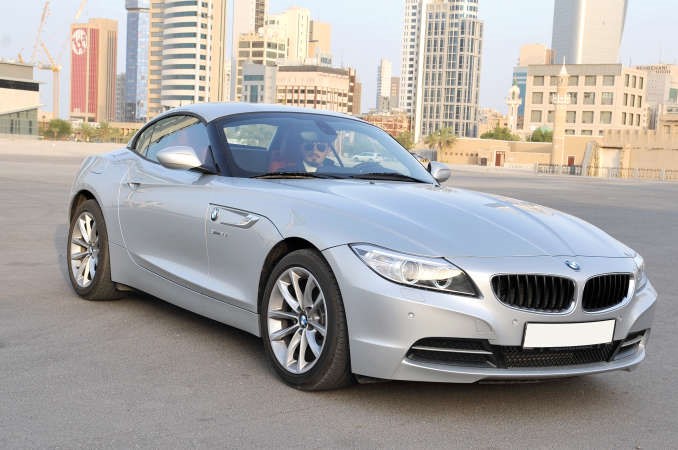 BMW Z4 تبهر من حولها بجاذبيتها