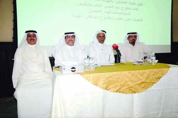 جانب من اللقاء المفتوح ويبدو محمد العجمي واحمد الفيلكاوي محمد خلوصي