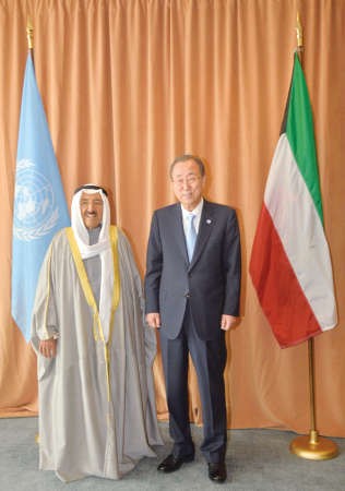 صاحب السمو الامير الشيخ صباح الاحمد خلال لقائه الامين العام للامم المتحدة بان كي مون 