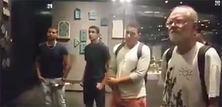 بالفيديو.. شاهد دهشة مواطن أوروبي بعد سماعه القرآن لأول مرة