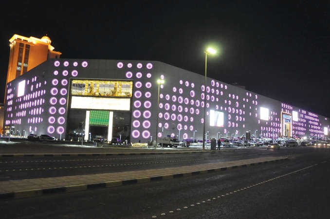  ذا جيت مول متلالئ بالاضواء احتفالا بالمناسبة﻿
