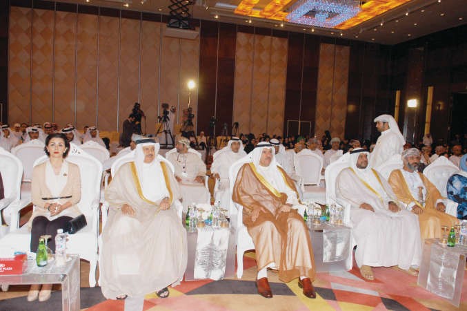 الشيخ سلمان الحمود ودعبداللطيف الزياني والشيخةالزين الصباح والشيخ احمد المنصور في مقدمة الحضورقاسم باشا