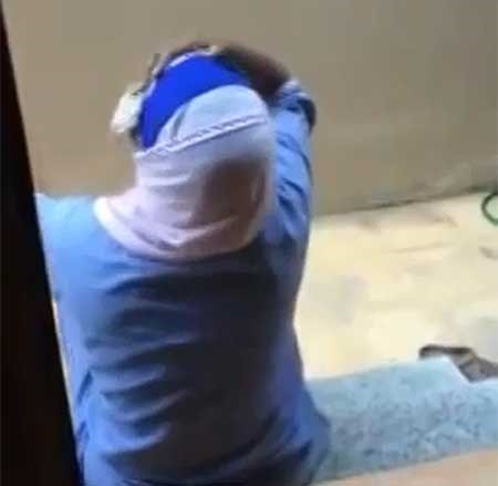بالفيديو.. سيدة سعودية تفاجأ بخادمتها الإثيوبية وهي تمارس طقوس مريبة
