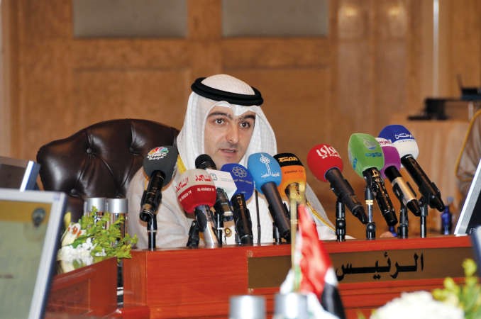 ياسر ابل خلال الاجتماع﻿