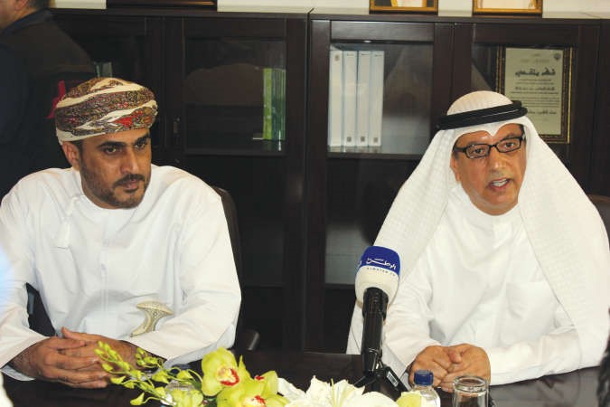 دبدر مال الله والشيخ عبدالله الرواس خلال المؤتمر الصحافي هاني عبدالله