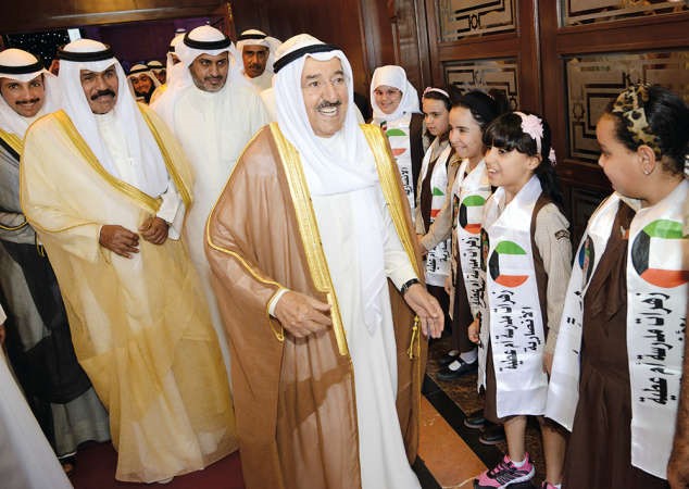 صاحب السمو الامير الشيخ صباح الاحمد وسمو ولي العهد الشيخ نواف الاحمد ومرزوق الغانم خلال مهرجان شكرا معلمي السابق﻿