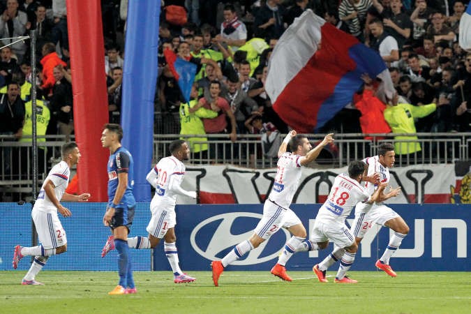 فرحة توليسو لاعب ليون بهدف الفوز 	رويترز﻿