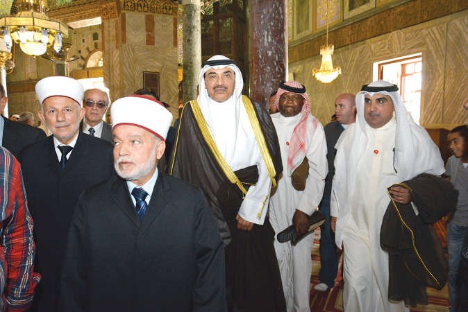  الشيخ صباح الخالد خلال جولته في باحات المسجد الاقصى ومسجد قبة الصخرة ﻿