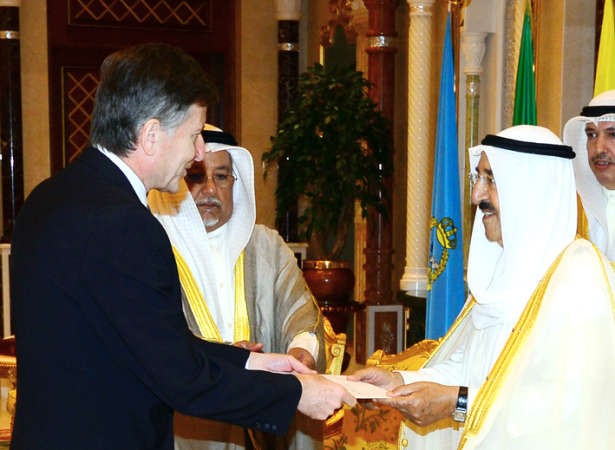 صاحب السمو الامير يتسلم اوراق اعتماد سفير اسبانيا 
