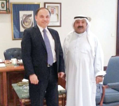 الشيخ ناصر صباح الاحمد لدى استقباله هاشم الرفاعي﻿