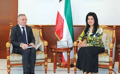 الشيخة اعتماد الخالد مستقبلة السفير الالباني مورينا كوجتم﻿
