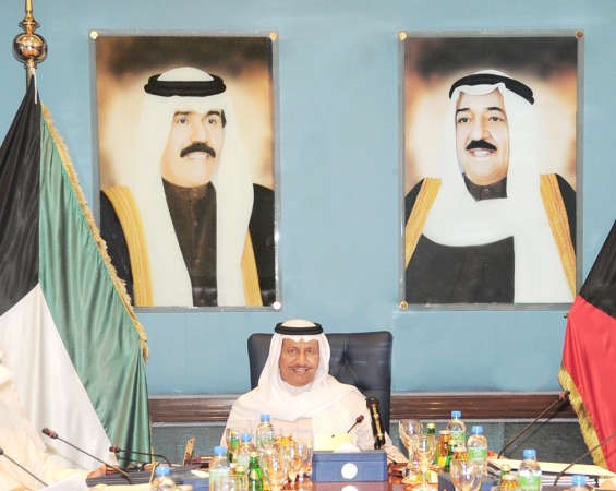 سمو رئيس مجلس الوزراء الشيخ جابر المبارك مترئسا اجتماع مجلس الوزراء﻿