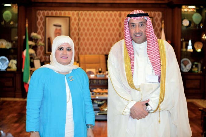 الشيخ فيصل الحمود ونبيلة الخليل خلال اللقاء﻿