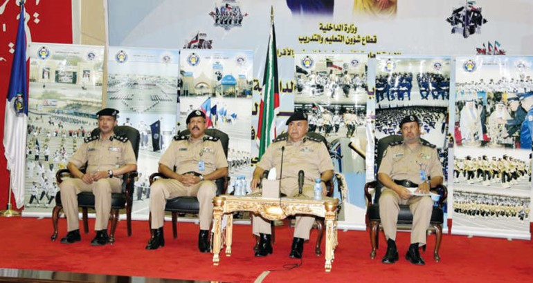 الفريق الفهد متوسطا اللواءين احمد النواف وهارون العمر والعميد عادل الحشاش﻿