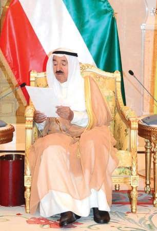 صاحب السمو الامير الشيخ صباح الاحمد ملقيا كلمته خلال استقبال السفراء